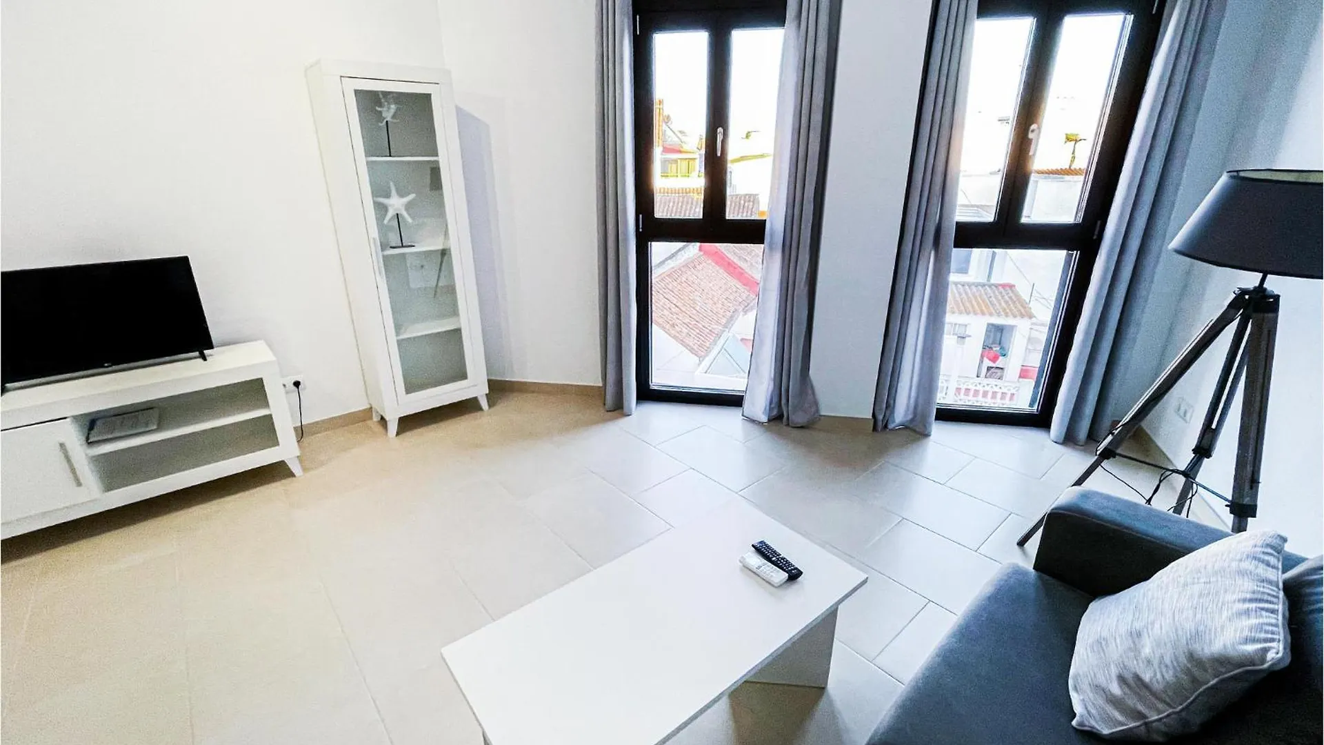 Gorgeous Apartment In Estepona With Kitchen