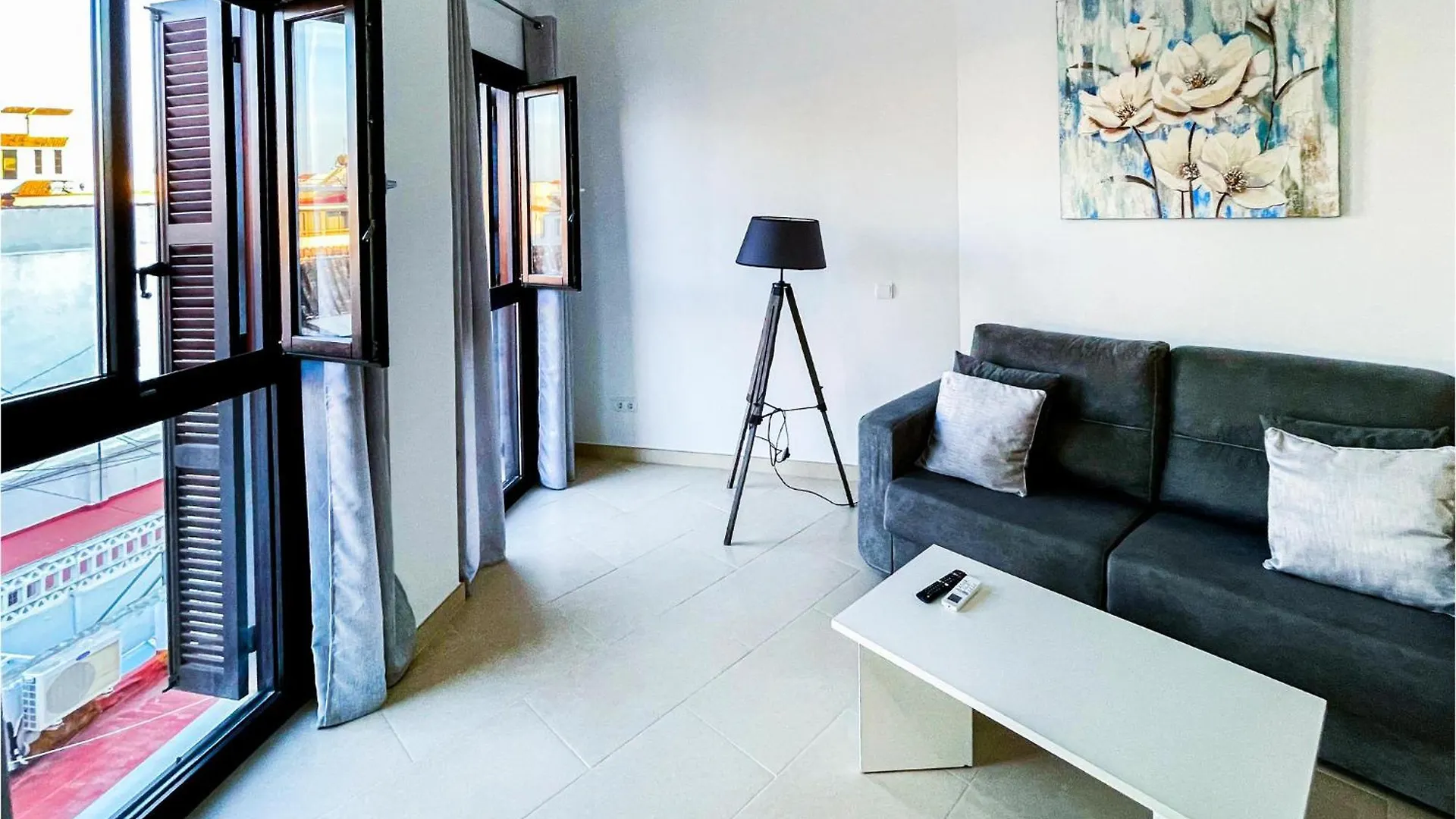 Gorgeous Apartment In Estepona With Kitchen